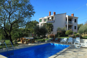 Apartments with a swimming pool Pula - 7356